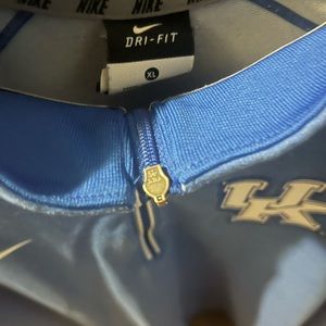 I’m 1/4 zip pullover Nike